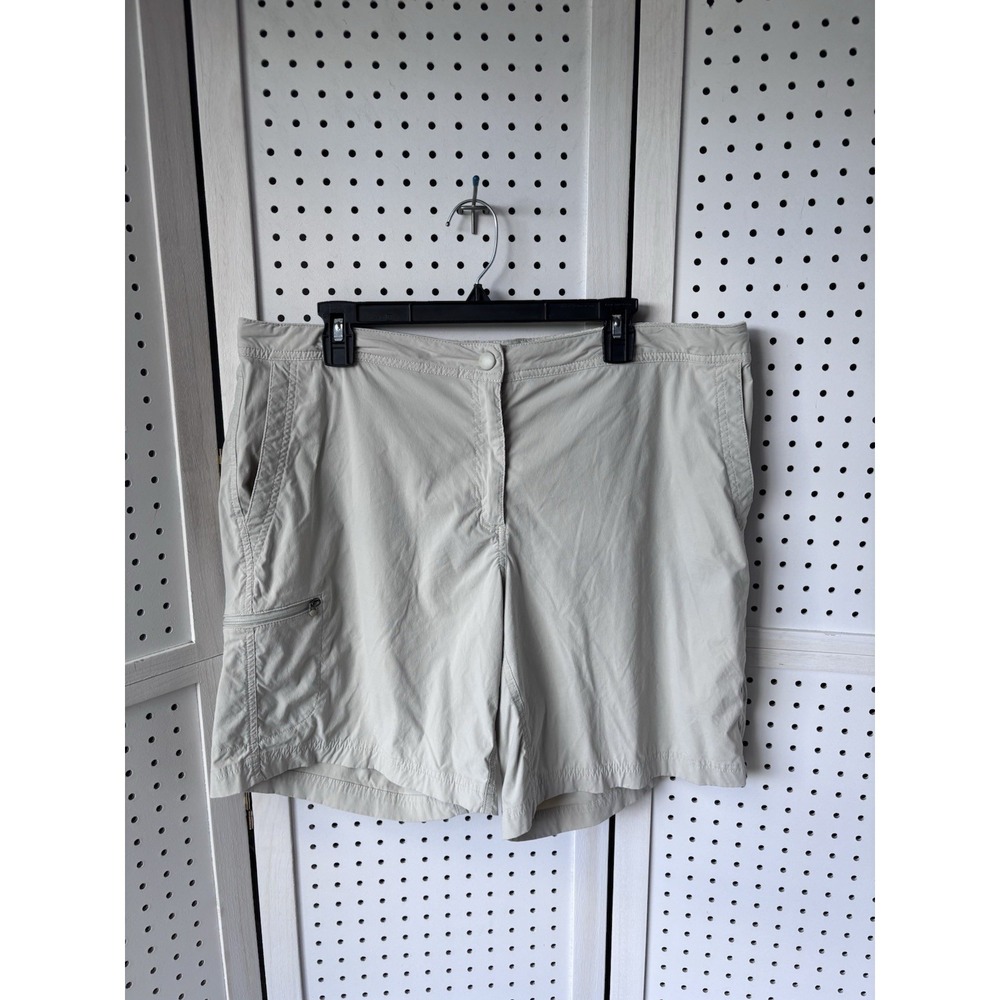 LL Bean Women's 18 Reg Nylon Spandex Cargo‎ Shorts Beige Gorpcore Active Hiking